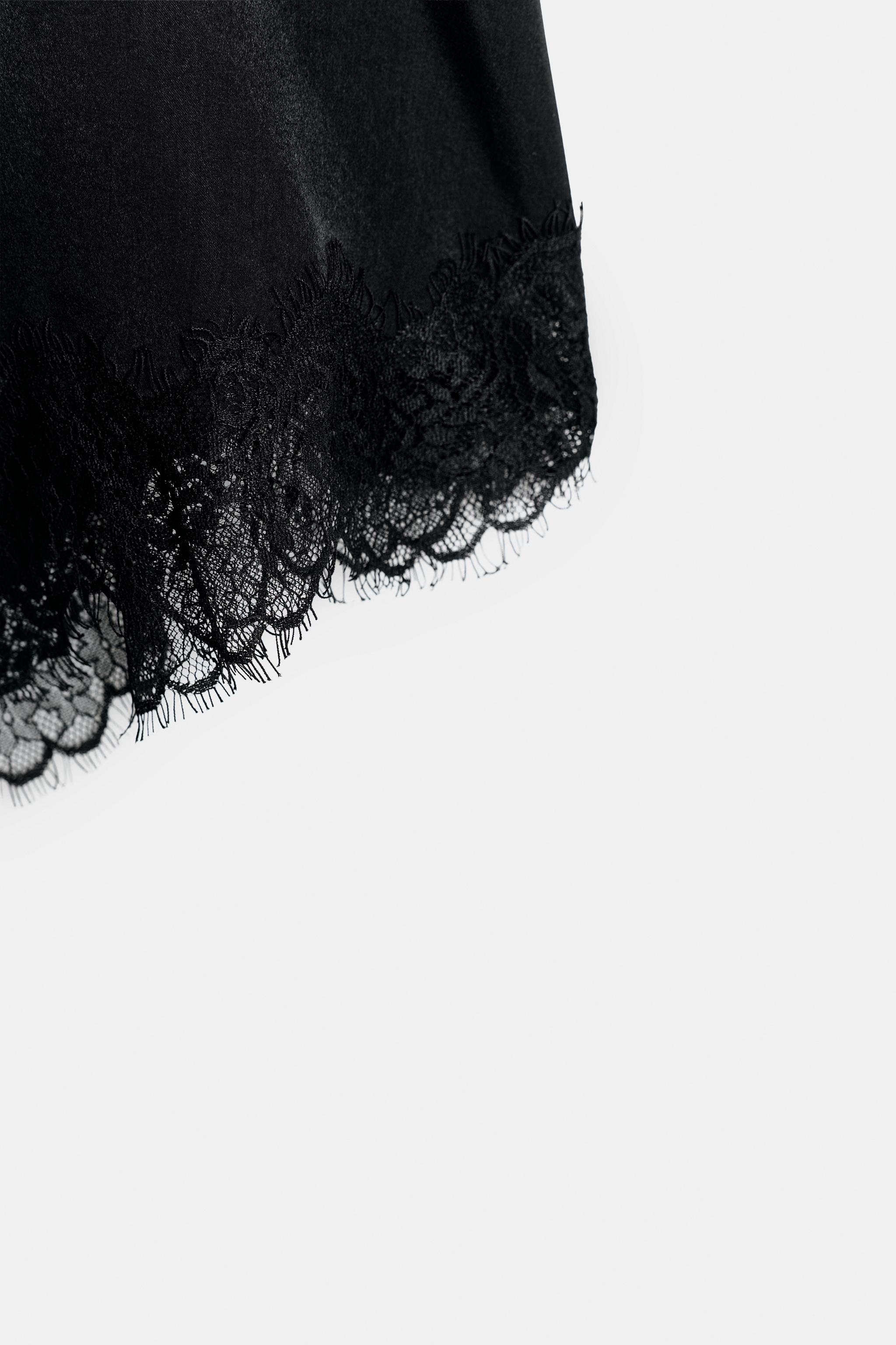 T-SHIRT EN MATIÈRES VARIÉES ET DENTELLE À COL TUNISIEN